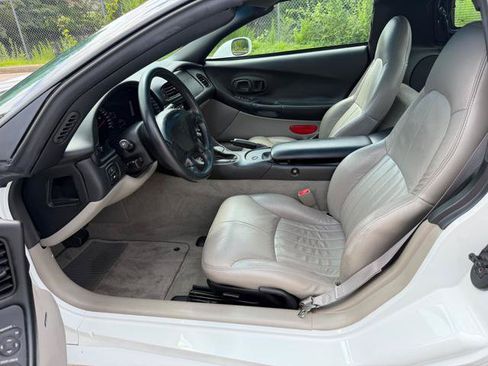 Used 1998 Chevrolet Corvette Coupe RWD image 19
