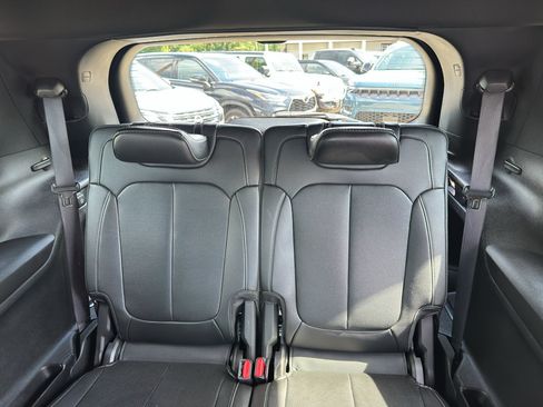 Used 2024 Jeep Grand Cherokee L Limited w/ Luxury Tech Group II RWD image 25