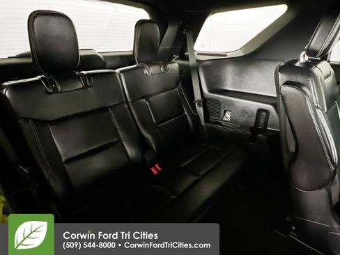 Used 2021 Ford Explorer ST w/ ST Street Pack image 17