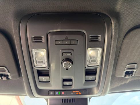 Used 2023 GMC Yukon SLT AWD/4WD image 26