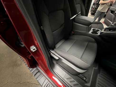 New 2026 GMC Canyon Elevation w/ Convenience Package image 27