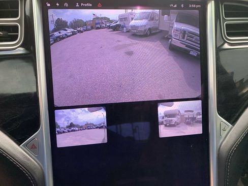 Used 2017 Tesla Model X 75D AWD/4WD image 15