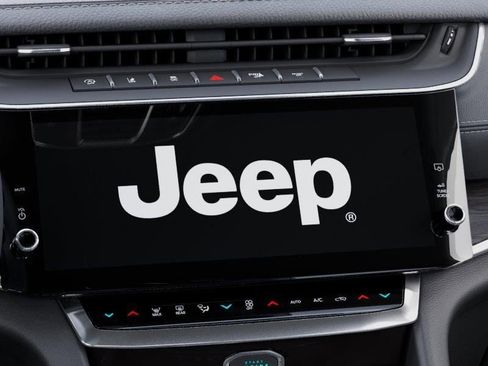 New 2026 Jeep Grand Cherokee Altitude RWD image 18