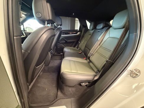 Certified 2024 Porsche Cayenne image 7