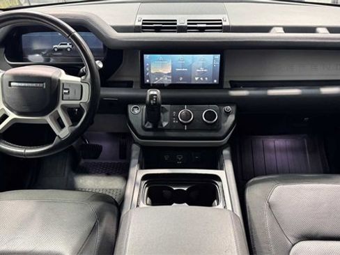 Used 2020 Land Rover Defender 110 SE image 19