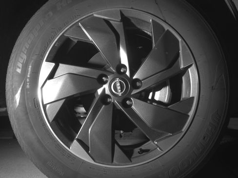 Used 2025 Nissan Rogue SV AWD/4WD image 13