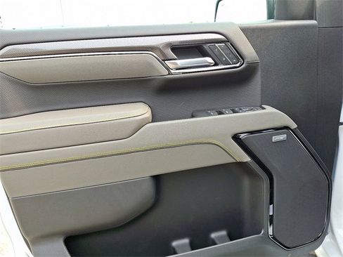 New 2025 Chevrolet Silverado 1500 ZR2 image 9