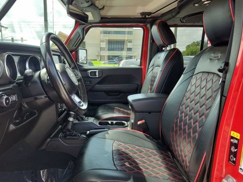 Used 2022 Jeep Wrangler Unlimited Sahara AWD/4WD image 19