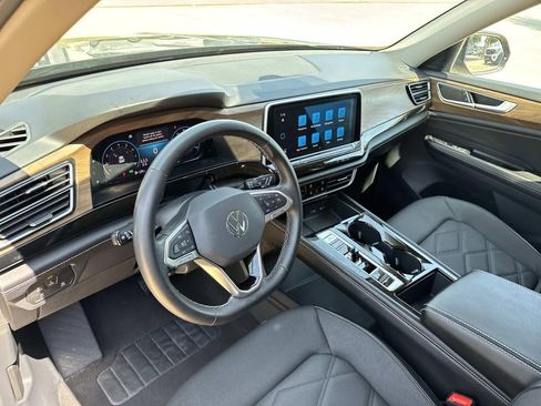 Used 2024 Volkswagen Atlas SE image 20