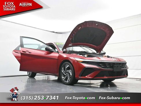 Used 2025 Hyundai Elantra SEL image 36