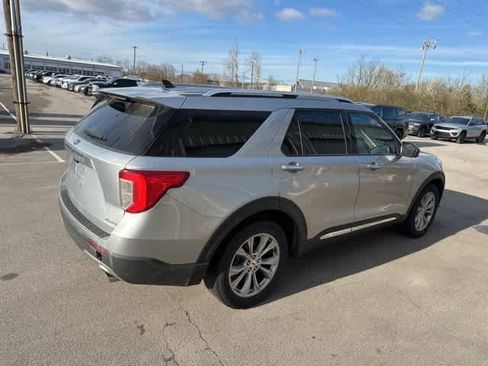 Used 2023 Ford Explorer Limited image 19