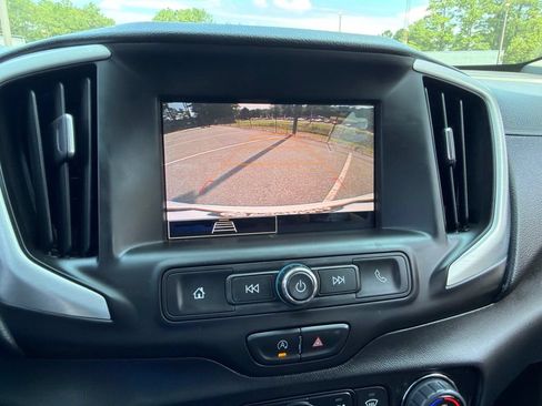 Used 2023 GMC Terrain SLE w/ Driver Convenience Package FWD image 15