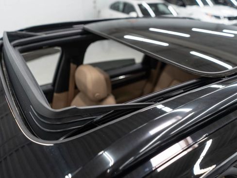 Used 2023 Porsche Cayenne Platinum Edition image 49