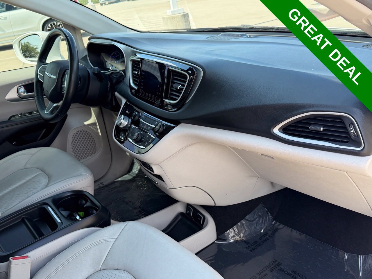Used 2018 Chrysler Pacifica Touring-L FWD image 42