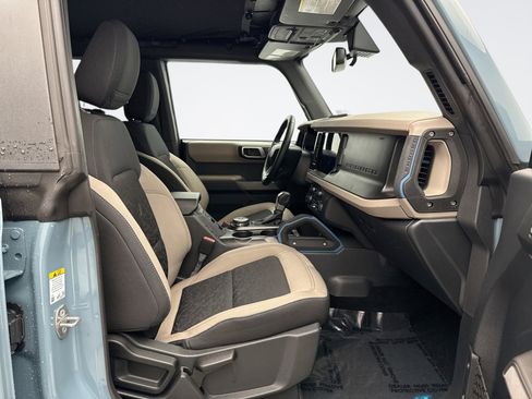 Used 2023 Ford Bronco Wildtrak image 17