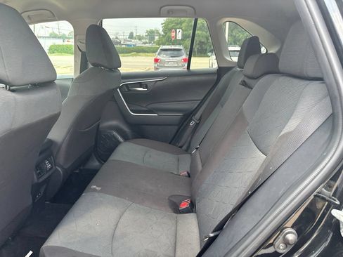 Used 2025 Toyota RAV4 XLE AWD/4WD image 21