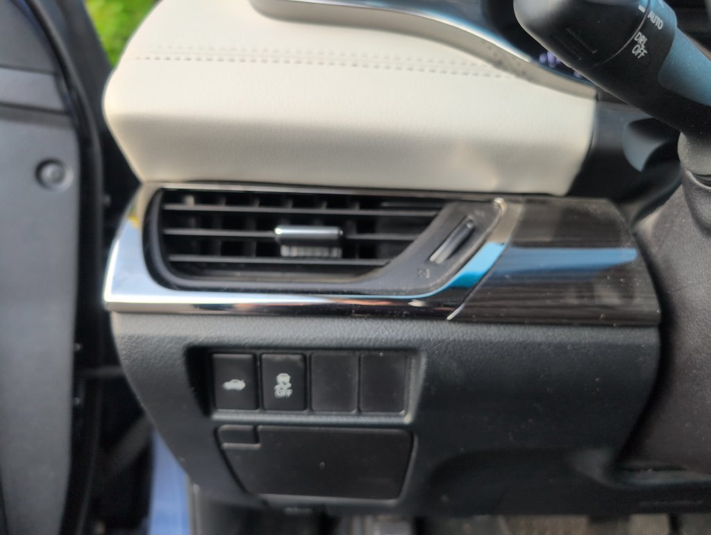 Used 2015 Toyota Avalon XLE FWD image 16
