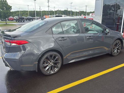 Used 2023 Toyota Corolla SE w/ Carpet Mat Package (TMS) FWD image 3