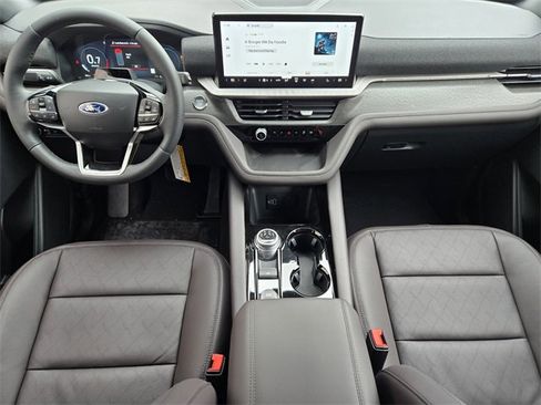 New 2026 Ford Explorer Platinum image 19
