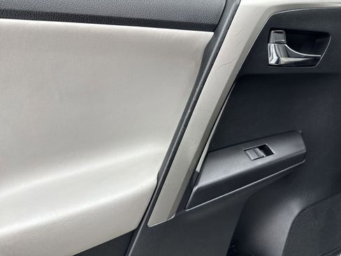 Used 2017 Toyota RAV4 XLE image 32