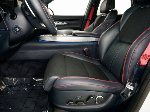 Used 2024 Genesis GV70 3.5T Sport image 10