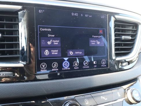 Used 2017 Chrysler Pacifica Touring-L Plus FWD image 23
