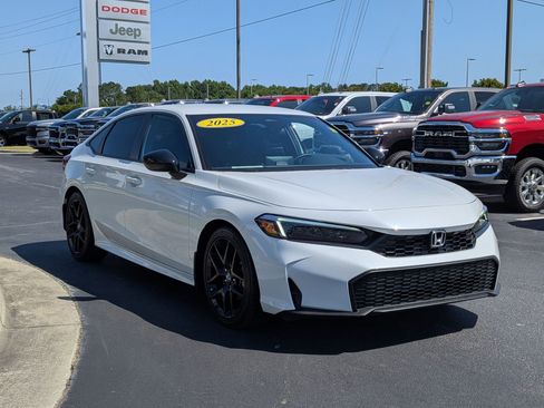Used 2025 Honda Civic Sport image 3