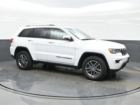 Used 2018 Jeep Grand Cherokee Limited image 7