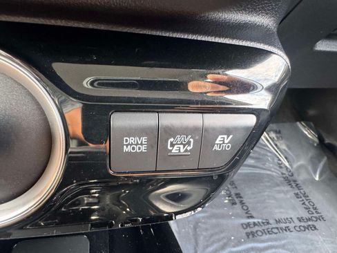 Certified 2021 Toyota Prius Prime Limited FWD image 39