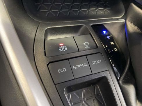 Used 2025 Toyota RAV4 XLE image 23