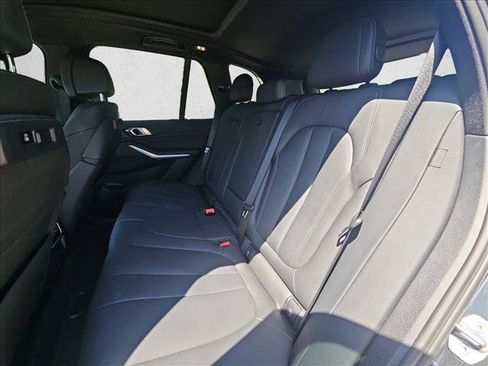 Used 2022 BMW X5 sDrive40i w/ M Sport Package RWD image 17