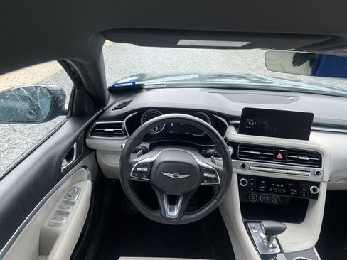 Used 2025 Genesis G70 2.5T image 11