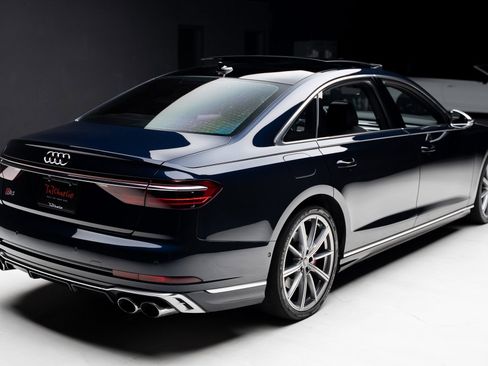 Used 2024 Audi S8 image 33