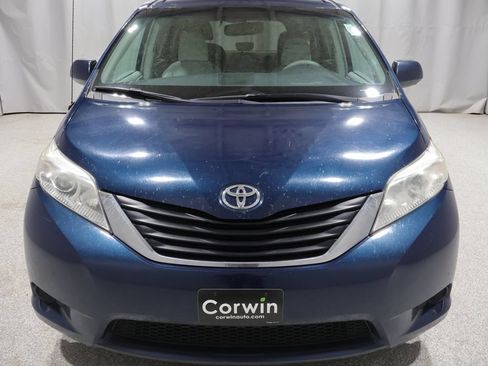 Used 2011 Toyota Sienna LE FWD image 7