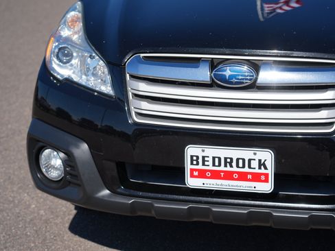 Used 2013 Subaru Outback 2.5i Premium AWD/4WD image 9