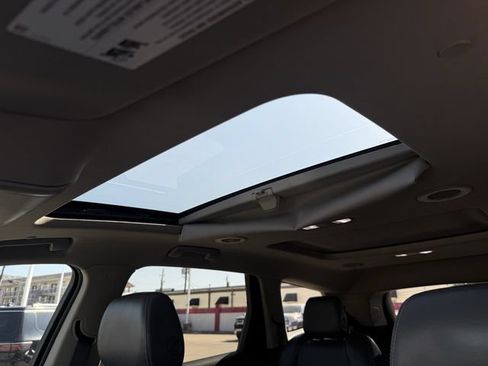 Used 2018 Buick Enclave Premium w/ Experience Buick Package FWD image 24