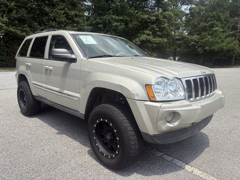 Used 2007 Jeep Grand Cherokee Limited w/ Trailer Tow Group IV image 2