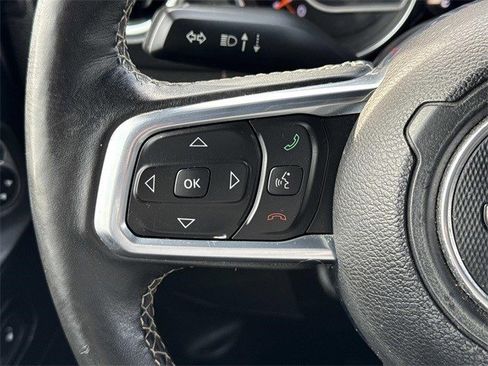 Used 2019 Jeep Wrangler Unlimited Sahara image 24