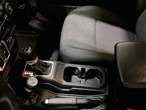 Used 2020 Jeep Wrangler Unlimited Sport image 18