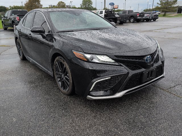 Used 2024 Toyota Camry XSE w/ Cold Weather Package FWD image 4