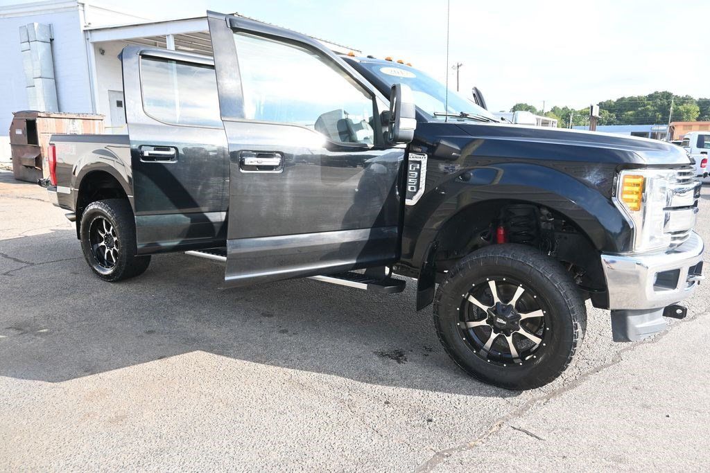 Used 2017 Ford F350 Lariat AWD/4WD image 12