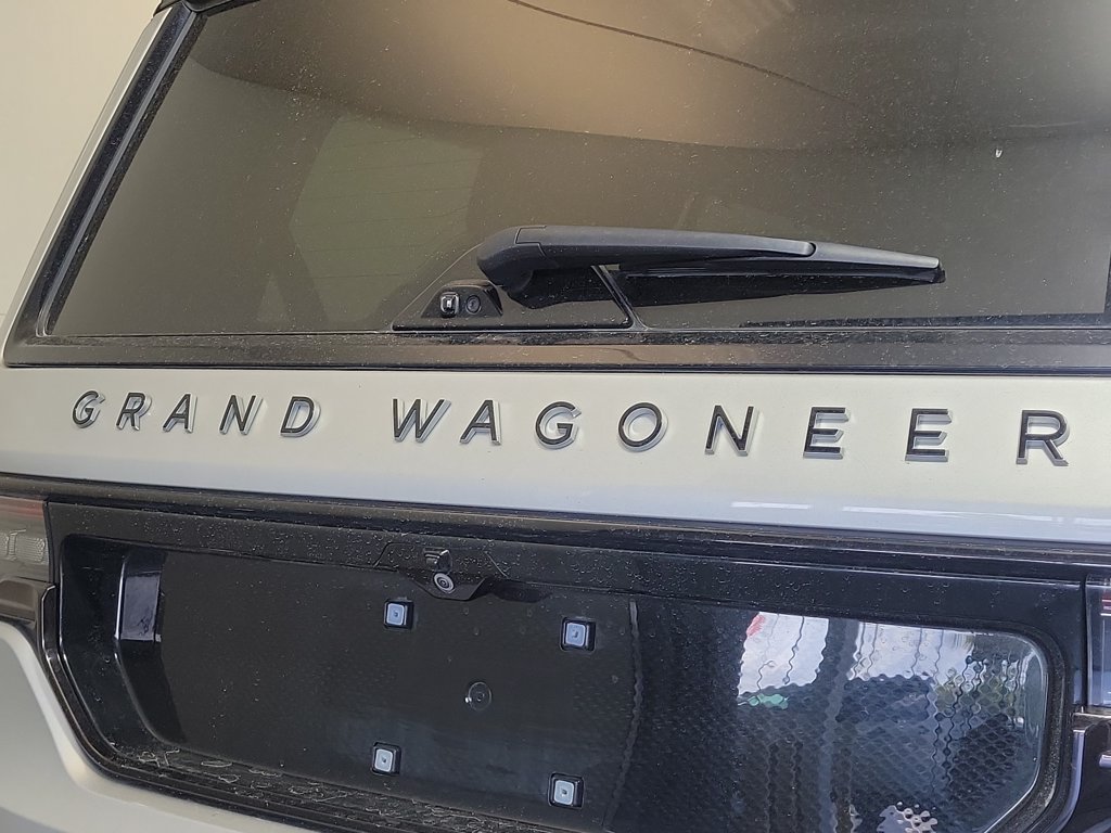 Used 2025 Jeep Grand Wagoneer Series III w/ Quick Order Packagew 28T AWD/4WD image 7