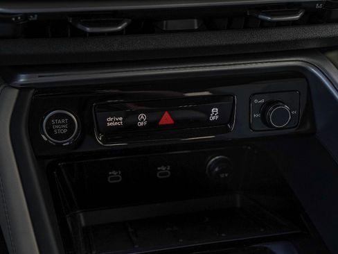 New 2025 Audi Q5 Premium Plus image 12