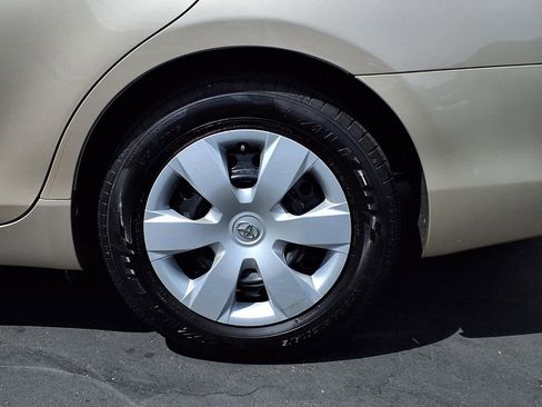 Used 2009 Toyota Camry LE image 4