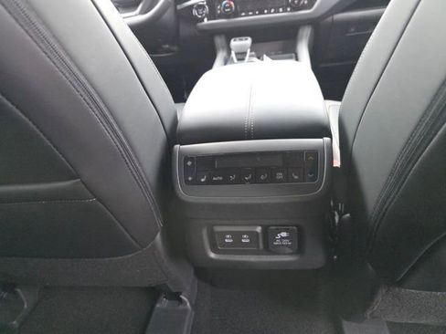 New 2026 Nissan Pathfinder Platinum AWD/4WD image 22