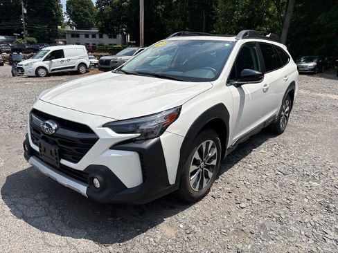 Used 2023 Subaru Outback Limited AWD/4WD image 3