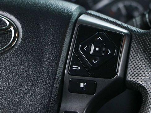 Used 2022 Toyota Tacoma TRD Sport w/ Technology Package AWD/4WD image 15