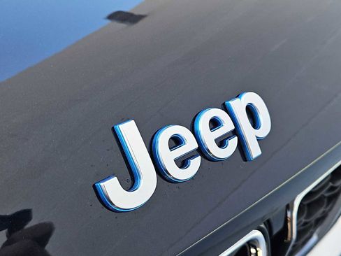 Used 2024 Jeep Grand Cherokee Limited 4xe w/ Luxury Tech Group II image 11