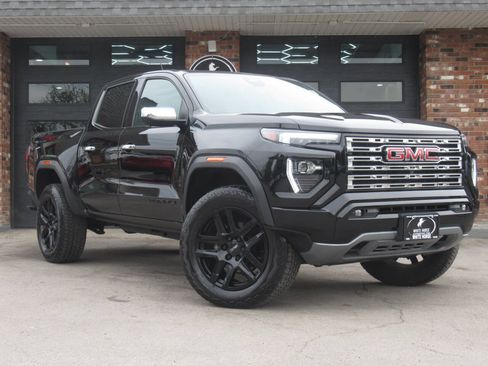 Used 2023 GMC Canyon Denali w/ Denali Black Edition AWD/4WD image 2