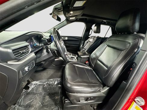 Used 2020 Ford Explorer XLT w/ Equipment Group 202A image 13